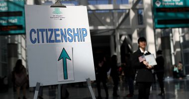 Immigration officer charged with taking bribes to help immigrants obtain legal status