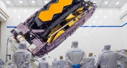 James Webb Space Telescope discovers exoplanet in stunning photo