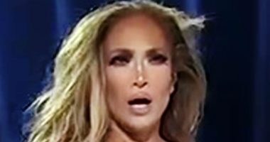 Jennifer Lopez exposes her pubic area in extreme bodysuit