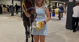 A New Zealand horse racing star has been hailed for an incredible feat of bravery
