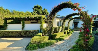 Katy Perry fuels breakup rumors after renting out $30M home to actor