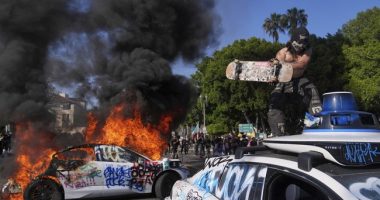 LA Rioters Brandish 'Head' of Trump, Set Waymo Cars on Fire; Even CNN Admits There's a Problem