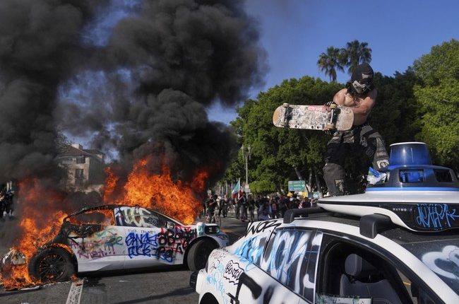 LA Rioters Brandish 'Head' of Trump, Set Waymo Cars on Fire; Even CNN Admits There's a Problem