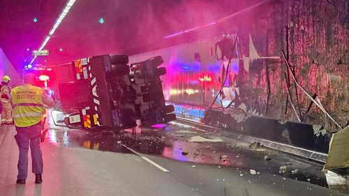 Major Sydney tunnel closed after crane truck rolls over