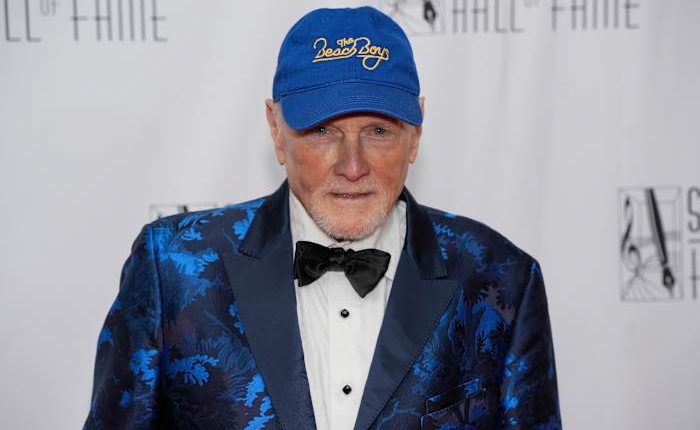 Mike Love and John Stamos pay tribute to Beach Boys' Brian Wilson