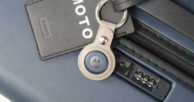 Moto Tag finally gets precise UWB location tracking