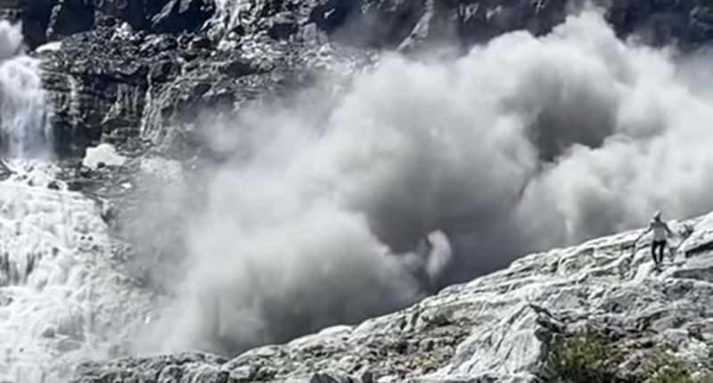 Multiple hikers feared dead after rockslide at national park