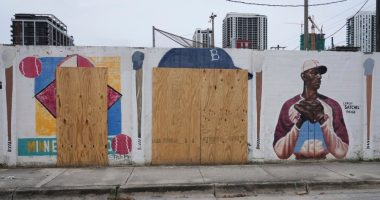 Mural honoring Jackie Robinson and Minnie Miñoso defaced with racist graffiti in Miami