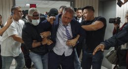 NYC's comptroller dramatically arrested by ICE outside court