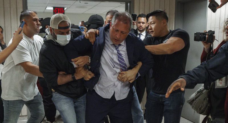 NYC's comptroller dramatically arrested by ICE outside court