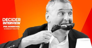 Phil Rosenthal Talks ‘Somebody Feed Phil’ Season 8, The Diner As An Institution, and His Show’s ‘Bridgerton’ Crossover