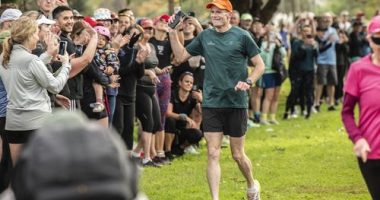 Hundreds of people cheered on Professor ï»¿Richard Scolyer as he crossed the finish line.