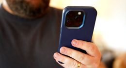 Protect your phone in excessive heat