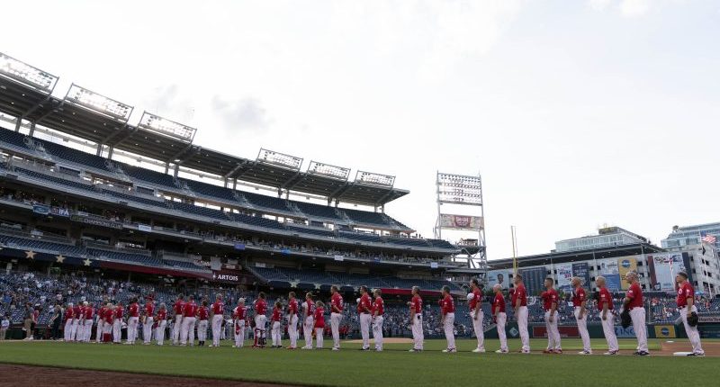 Republicans keep winning streak alive at Congressional baseball game