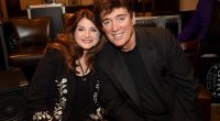 Ronnie McDowell had mini-stroke during performance, son says