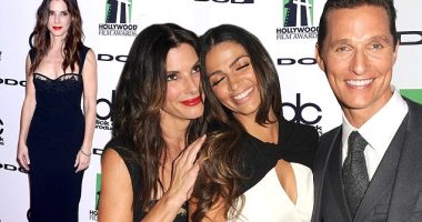Sandra Bullock wows in LBD at Hollywood Film Awards