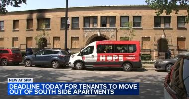 Several tenants move out of Chicago apartment building in 6100-block of South King Drive after 2-day notice to vacate