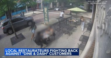 Social media helps University Village, Chicago restaurant Phlavz Bar & Grille find dine and dash suspects: SURVEILLANCE VIDEO