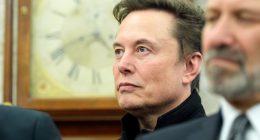SpaceX's Musk threatens to decommission Dragon capsule amid fight with Trump