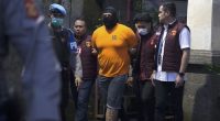 Suspects paraded as police reveal new details on Australian Bali villa shooting