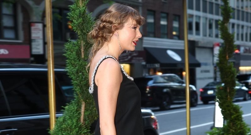 Taylor Swift fans fall for pregnancy rumours