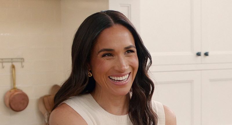 Tina Fey and Amy Poehler poke fun at Meghan Markle and her recipes