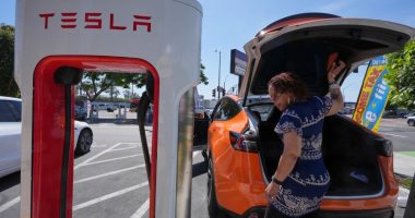 Transportation chief seeks to weaken fuel economy standards, calls Biden-era rule 'illegal'