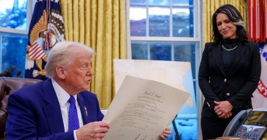 Trump is mulling Tulsi Gabbard's ouster amid Iran clash insiders say