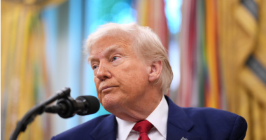 Trump signs travel ban targeting 12 countries