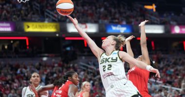 WNBA news: Chicago Sky host Indiana Fever for first-ever women's basketball game at United Center