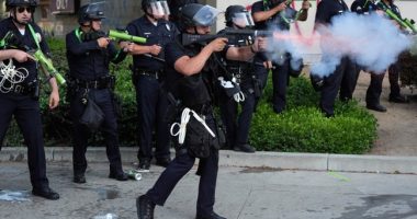 Who's Funding This? Hundreds Show Up Out of Nowhere, Interesting Item Handed Out to LA Anti-ICE Group