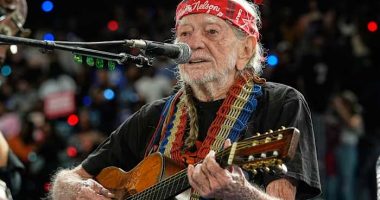 Willie Nelson keeps living the life he loves at 92. 'I'm not through with it yet'