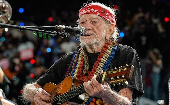 Willie Nelson keeps living the life he loves at 92. 'I'm not through with it yet'