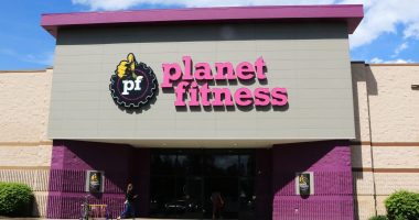 Woman charged after overdose death of man whose body was found in Planet Fitness tanning bed