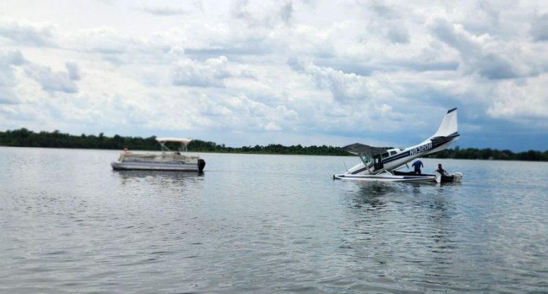 Airplane crash-lands in Wisconsin lake, pilot rescued by witness
