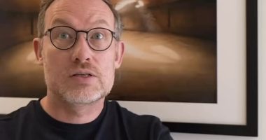 Aussie photographer Charles Brooks slams Elon Musk for 'ripping off' his artwork with AI