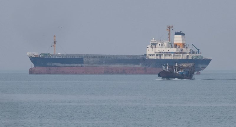 China skirts U.S. sanctions to remain top Iranian oil buyer