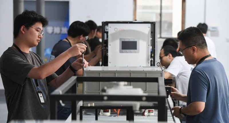 China's industrial profits plunge 9.1% in May
