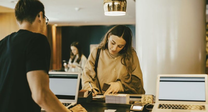 Holidaymakers urged to do this 1 thing as soon as they check-in to hotel