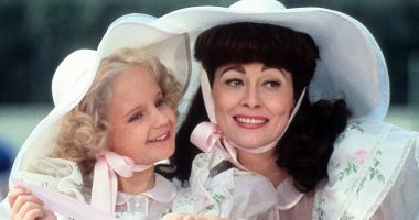 I'm a psychotherapist - and these are ten key warning signs someone in YOUR life is a narcissist