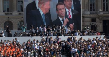 Is Trump really trying to buy seat fillers for Saturday's parade?
