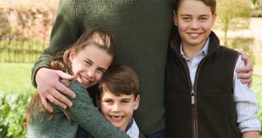The Princess of Wales broke tradition with her family's latest Father's Day post (pictured Prince William with his children, from L to R, Princess Charlotte, Prince Louis, and Prince George, in the new post)