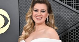 Kelly Clarkson reveals which Bon Jovi song 'almost killed me' after she 'messed it up like a gazillion times'