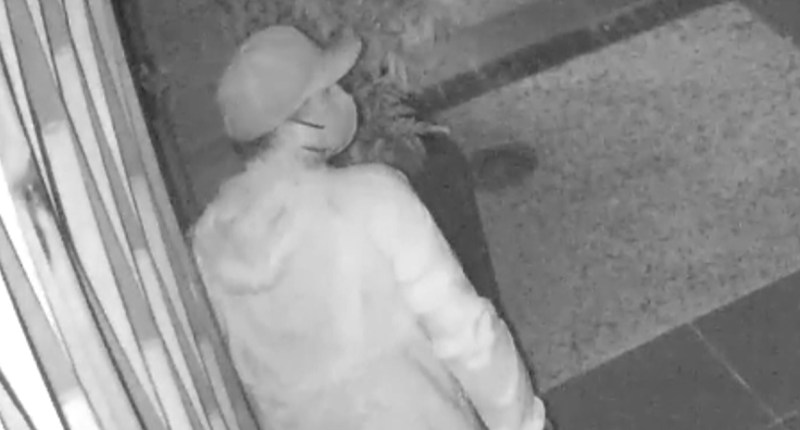 Man steals $100,000 of high-end clothing from Melbourne boutique