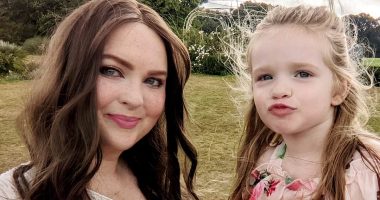 Mum, 32, had common exercise injury...but it was actually aggressive cancer that's left her with just weeks left to live