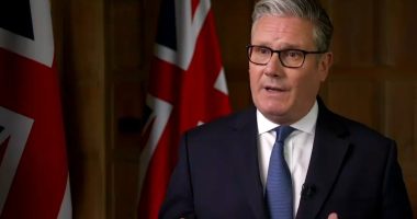 No10 denies Trump is making Starmer look like a 'chump' as he snubs PM's calls for 'de-escalation' on Iran - and backs regime change