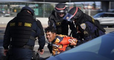 Press group sues LAPD, city over actions during anti-ICE protests