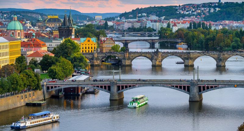 Urgent warning over worrying surge in killer virus in four holiday hotspots - bug can cause liver failure