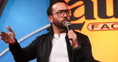 ‘Entourage’ star Jeremy Piven reflects on fame, stand-up, and how his late mother shaped his career