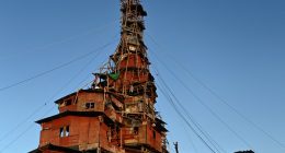 Ten-story pyramid-shaped house built in defiance of demolition notices.